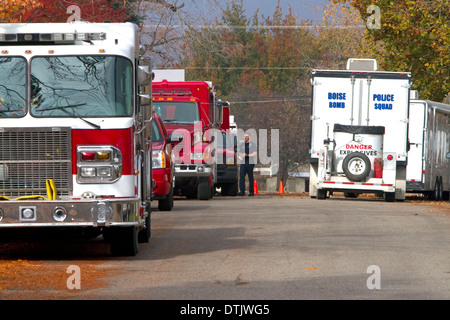 Motori Fire e unità di bomba sulla scena di un materiali esplosivi incidente a Boise, Idaho, Stati Uniti d'America. Foto Stock