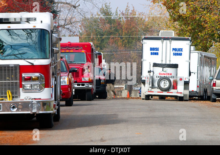 Motori Fire e unità di bomba sulla scena di un materiali esplosivi incidente a Boise, Idaho, Stati Uniti d'America. Foto Stock