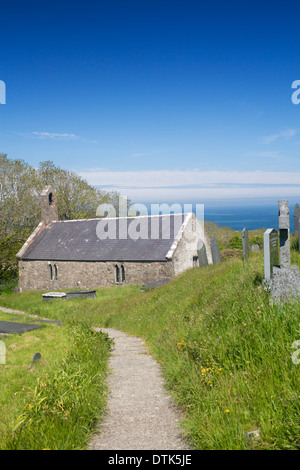 San Beuno la Chiesa Pistyll con mare in background Penisola di Llŷn Gwynedd North Wales UK Foto Stock