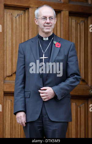 L Arcivescovo di Canterbury, Justin Welby (R) con la moglie Caroline Foto Stock