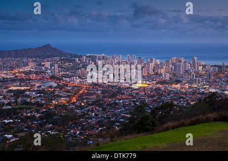 Luce della Sera su Waikiki, Honolulu Oahu, Hawaii Foto Stock