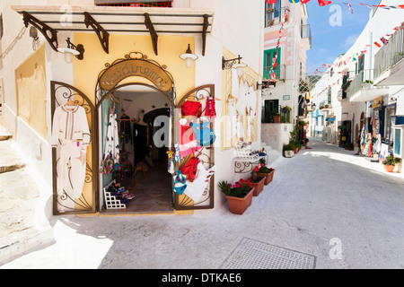 Passeggiata Shopping di Ponza Foto Stock