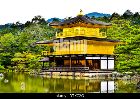 Kinkakuji Temple (il Padiglione Dorato) a Kyoto, Giappone Foto Stock