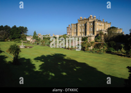 Culzean Castle e Culzean Castle Gardens all'alba che fa parte dell'Ayrshire sentiero costiero, Ayrshire Foto Stock