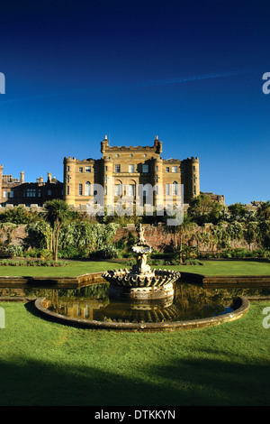Culzean Castle e Culzean Castle Gardens all'alba che fa parte dell'Ayrshire sentiero costiero, Ayrshire Foto Stock