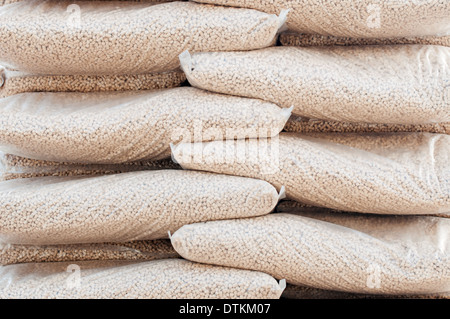 Cumulo di pile di pellet di Pino - immagine di stock Foto Stock