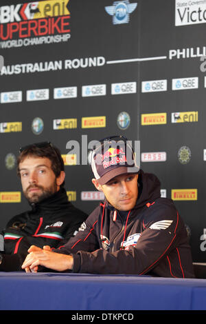 Circuito australiano di Phillip Island. Giovedì 20 Febbraio, 2014. Il pilota irlandese Jonathan Rea e il pilota italiano Sylvain Guintoli al pre-stagione conferenza stampa per il 2014 FIM Superbike World Championship. Entrambe Rea e Guintoli sarà alla ricerca di un buon inizio di stagione quando la prima gara inizia il 21 febbraio 2014 a Phillip Island Grand Prix Circuit, Australia. Foto Stock