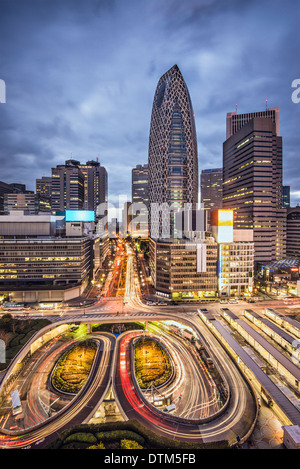 Tokyo, Giappone cityscape a Shinjuku grattacielo distretto. Foto Stock