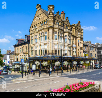 Il famoso Bettys Cafe sale da tè, Parlamento Street, Harrogate, North Yorkshire, Inghilterra, Regno Unito Foto Stock
