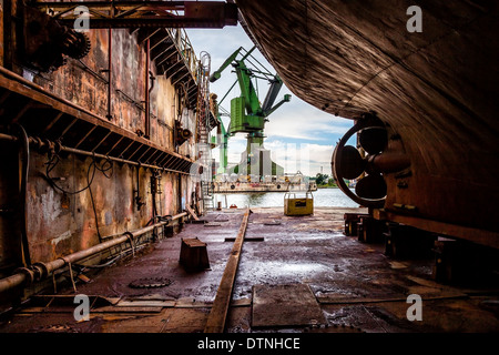 Industria - Vista sul Bacino di carenaggio in cantiere navale di Gdansk, Polonia. Foto Stock