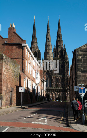 Il vicino e la Cattedrale, Lichfield, Staffordshire, England, Regno Unito Foto Stock