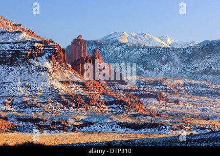 Tramonto in inverno presso le torri di Fisher, vicino a Moab, Utah - USA Foto Stock