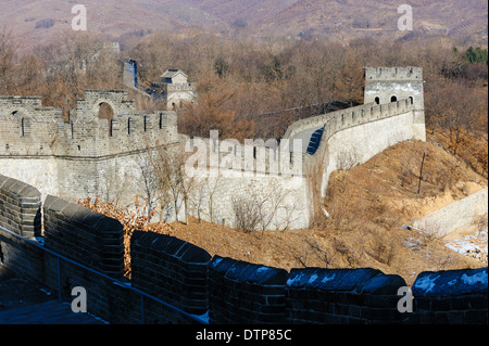 Hushan (Tiger) Montagna Grande Muro. Il capolinea orientale della Grande Muraglia durante la dinastia Ming. Provincia di Liaoning., Cina Foto Stock