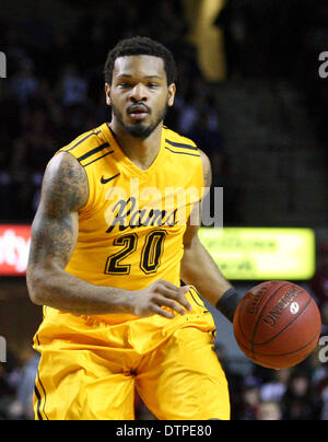 Febbraio 22, 2014 - Amherst, Massachusetts, Stati Uniti - Febbraio 21, 2014; Virginia Commonwealth Rams guard Jordan Burgess (20) in azione durante il NCAA pallacanestro tra la Virginia Commonwealth montoni e Massachusetts Minutemen a Mullins Center. Massachusetts sconfitto Virginia Commonwealth 80-75. Anthony Nesmith/CSM Foto Stock