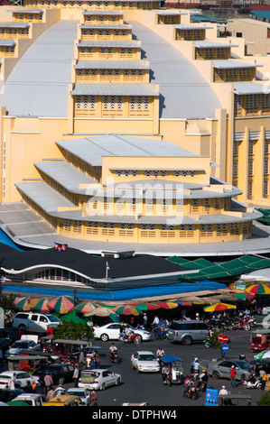 Vista aerea del mercato centrale e scene di strada di Phnom Penh Foto Stock