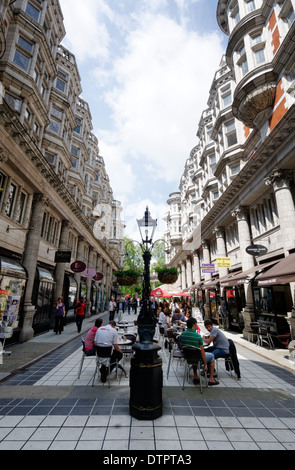 Il siciliano Avenue nel quartiere di Bloomsbury, Londra Foto Stock