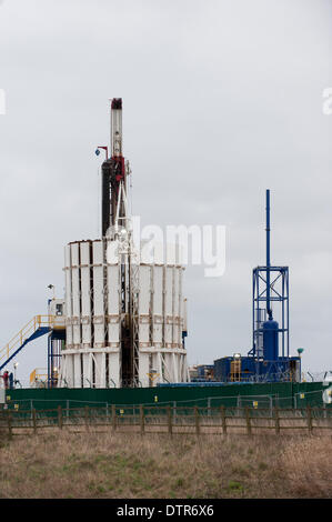 Barton Moss, Salford, Regno Unito. Domenica 23 febbraio 2014. L'IGas di perforazione esplorativa sito su Barton Moss vicino a Manchester, vicino a dove gli attivisti hanno manifestato contro il processo di fracking. Credito: Russell Hart/Alamy Live News. Foto Stock