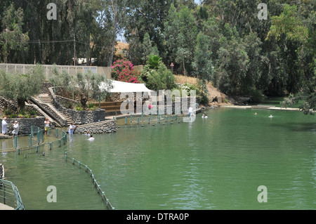 Israele, Yardenit Sito del Battesimo nel fiume Giordano vicino al mare di Galilea, Foto Stock