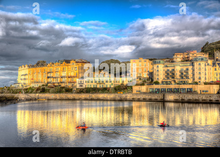 Canoe sul lago marino in Weston-super-Mare Somerset Inghilterra su una mattina di sole in HDR Foto Stock