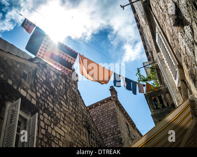 Biancheria stesa ad asciugare in Dubrovnik, Croazia Foto Stock