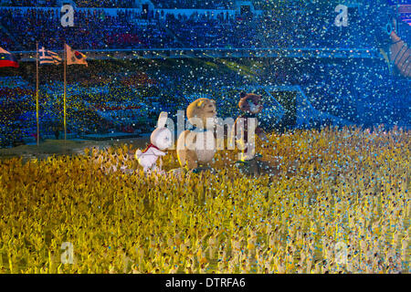 Sochi, Krai Krasnodar, Russia. 23 feb 2014. Le scene della cerimonia di chiusura al Fisht Stadio Olimpico, Cluster costiere - XXII Giochi Olimpici Invernali Credito: Azione Sport Plus/Alamy Live News Foto Stock