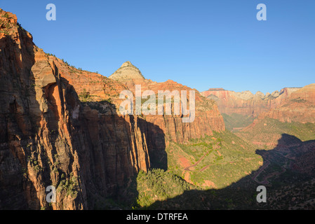 Viste dal Canyon Overlook trail, Parco Nazionale Zion, Utah, Stati Uniti d'America Foto Stock