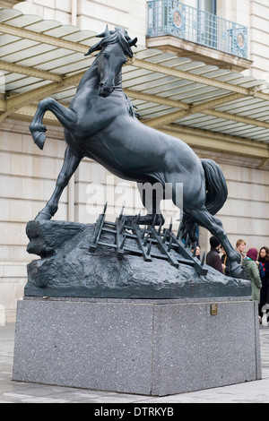 Scultura di cavallo al di fuori del Musée d'Orsay, Parigi Foto Stock