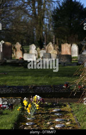 Bugbrooke villaggio chiesa e grave yard Foto Stock