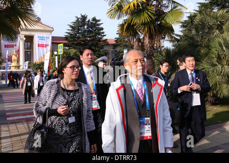 Sochi, Russia. 23 feb 2014. Yoichi Masuzoe : Tokyo governatore Yoichi Masuzoe ispeziona a Sochi, Russia . Sochi è una città dove i 2014 Giochi Olimpici sono tenuti, Credito: AFLO SPORT/Alamy Live News Foto Stock