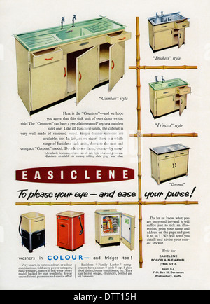 Vecchio spot per Easiclene (easy clean) cucina lavelli ed elettrodomestici. L'annuncio apparso in una rivista nel 1956 Foto Stock