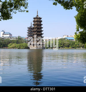 Banyan lake pagode Foto Stock