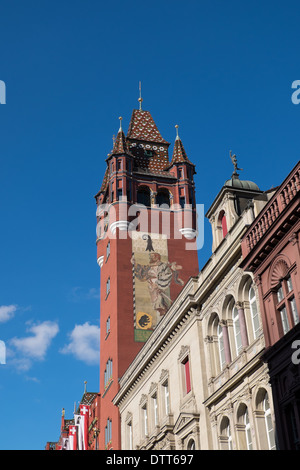 Red municipio nella città vecchia di Basilea, Svizzera Foto Stock