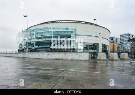 Il Waterfront Hall è una installazione polivalente, a Belfast, Irlanda del Nord, progettato da architetti locali' impresa. Foto Stock