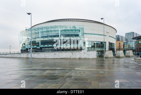 Il Waterfront Hall è una installazione polivalente, a Belfast, Irlanda del Nord, progettato da architetti locali' impresa. Foto Stock