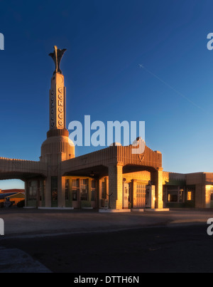 Il classico Conoco gas Station in Shamrock Oklahoma sulla vecchia strada 66 Foto Stock