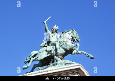 Statua equestre di Vercingetorige , Jaude square, Clermont-Ferrand, Puy-de-Dome, Auvergne, Massif-Central, Francia Foto Stock