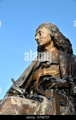 Blaise Pascal statua in Pascal square, scultura réalisée par Eugène Guillaume (1822-1905), Clermont-Ferrand, Puy-de-Dome, Auvergne, Francia Foto Stock