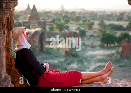 Tourist di Bagan Foto Stock