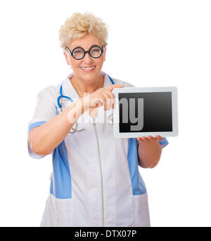 Coppia divertente medico con tablet PC isolato Foto Stock