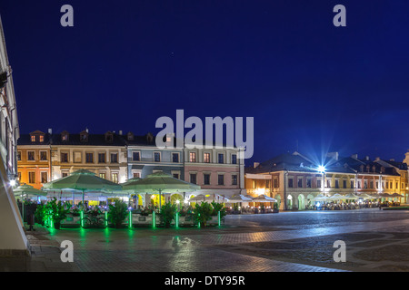 Tenement case della Piazza del Mercato Vecchio in Zamosc, Polonia. Foto Stock