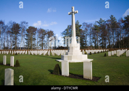 Cannock Chase Staffordshire REGNO UNITO Inghilterra cimitero di guerra tedesco contenente tombe di tedesco e neozelandesi ucciso in azione sul suolo britannico Foto Stock