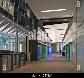 10 Brock Street, Londra, Regno Unito. Architetto: Wilkinson Eyre Architects, 2013. Ascensore corridoio. Foto Stock