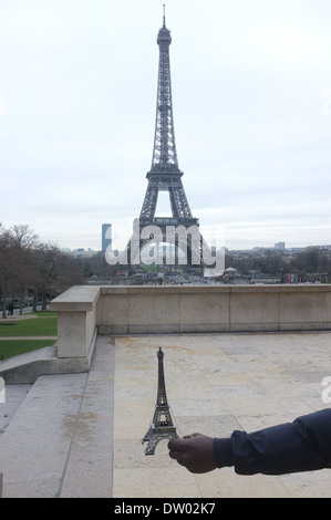 Torre Eiffel, souvenir, gingillo, Parigi Francia, Tour Eiffel, Trocadero Foto Stock