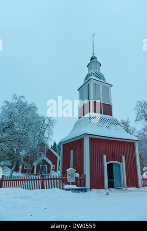 Steeple, Jukkasjärvi chiesa nella neve, Jukkasjärvi, Lapponia, Norrbotten County, Svezia e Scandinavia Foto Stock