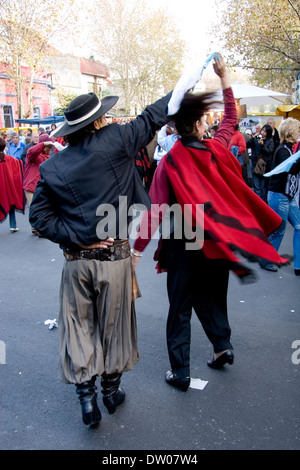 Danze tradizionali in fiera Matadero, Buenos Aires Foto Stock