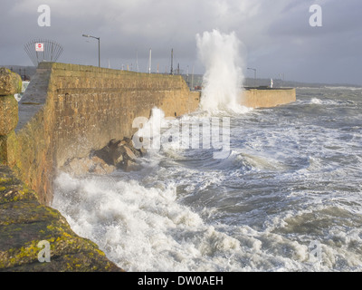 Penzance Promenade e il lungomare durante febbraio 2014 tempeste Foto Stock