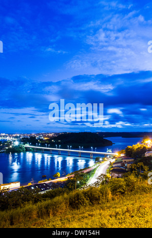 Pontal Bay e Lomanto Junior Bridge visto dalla conquista del quartiere. Ilheus, Bahia, Brasile. Foto Stock