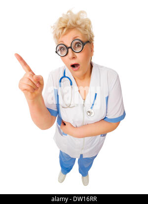 Divertenti medico maturo in nerd occhiali isolato Foto Stock