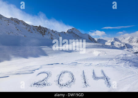 2014 sulla neve in montagna Foto Stock