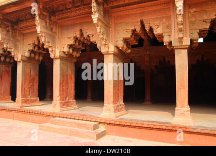 Colonne in red fort di Agra Foto Stock